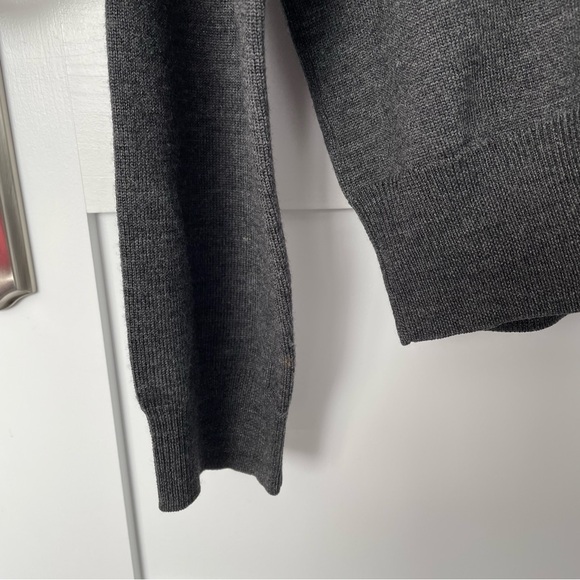 Men’s V-neck sweater by Polo Ralph Lauren - Picture 2 of 6